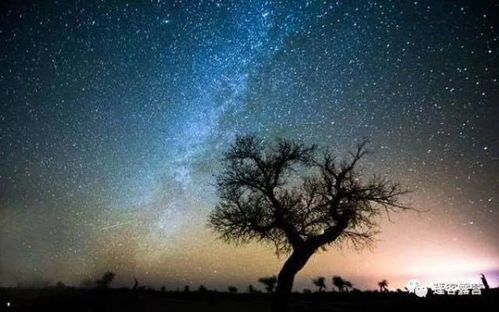 幸运星语的寓意和象征：星星代表着希望和引导，为人们带来幸福和好运