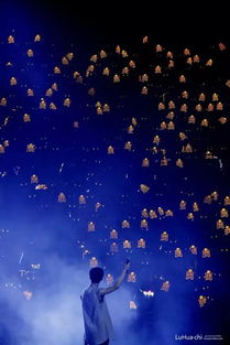 幸运星语的寓意和象征：星星代表着希望和引导，为人们带来幸福和好运