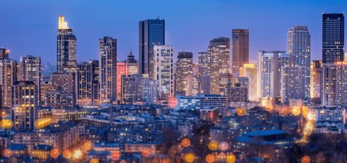 (繁华的城市高楼林立灯火辉煌)楼宇之上,城市繁华背后的故事与人生百态 (繁华的城市高楼林立灯火辉煌)楼宇之上,城市繁华背后的故事与人生百态