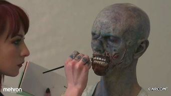 (僵尸化妆视频教程)老僵尸给美女僵尸吃的提示:如何化妆成吓死人的尸体效果?