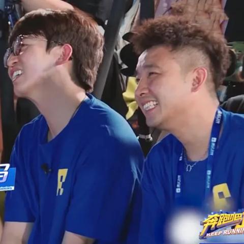 一场穿越历史的冒险：《奔跑吧主公手游》推出崭新剧情模式，带你感受古代战场策略智斗的激情