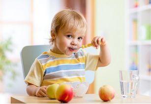 (教宝宝如何吃)宝宝吃吃吃：如何正确引导宝宝养成良好饮食习惯？