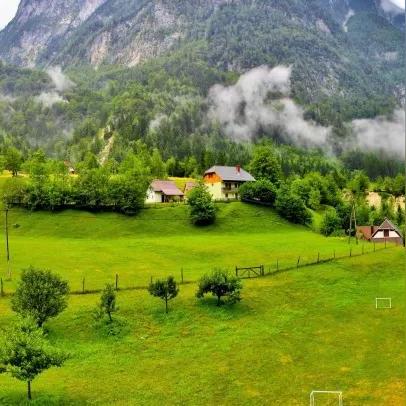 (迷人的乡村作文400字优秀)迷人的乡村生活：探索田园风光的游戏体验