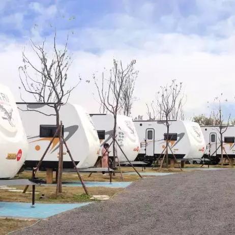 越野小飞车无限金币版：畅享极限驾驶乐趣，挑战海量赛道与对手！