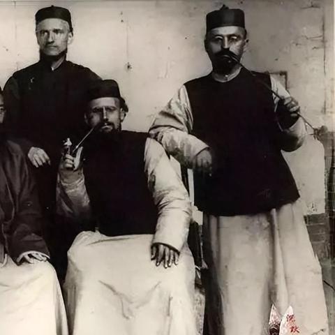 (她是神百度云)观看最新神剧《她是神》全集1-100，免费在线观看所有精彩内容