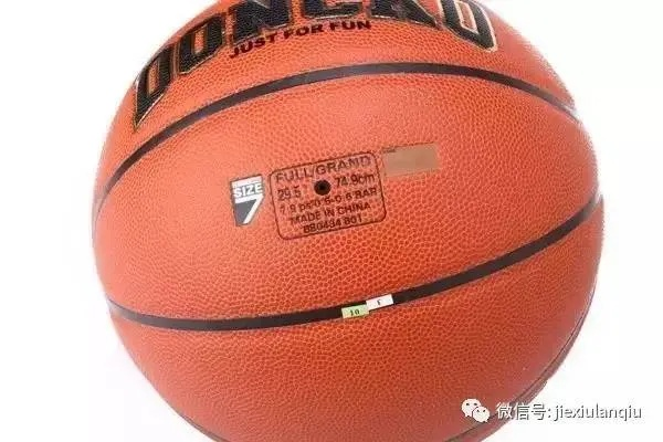 (篮球用品都有哪些)篮球用品必备,精心挑选的八件套,助力你称霸球场! (篮球用品都有哪些)篮球用品必备,精心挑选的八件套,助力你称霸球场!